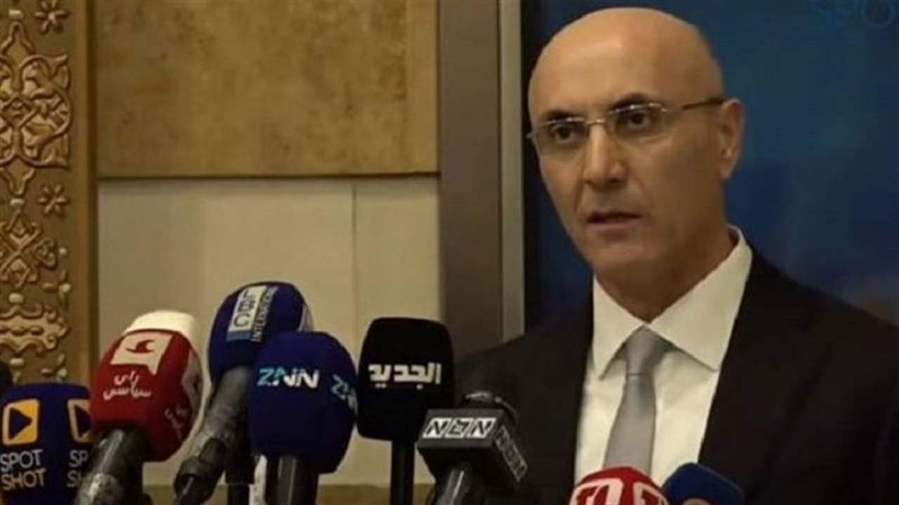 وزير الداخلية عن إزالة الصور والشعارات: لتحسين صورة لبنان وزير الداخلية عن إزالة الصور والشعارات: لتحسين صورة لبنان