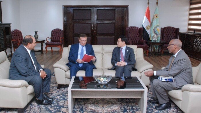 فاروق يتابع المشروعات الزراعية المشتركة مع الصندوق الدولي «الإيفاد»