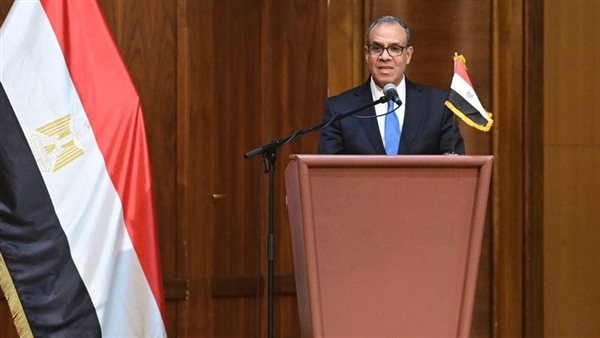 وزير الخارجية يتوجه إلى الجزائر في زيارة ثنائية وزير الخارجية يتوجه إلى الجزائر في زيارة ثنائية