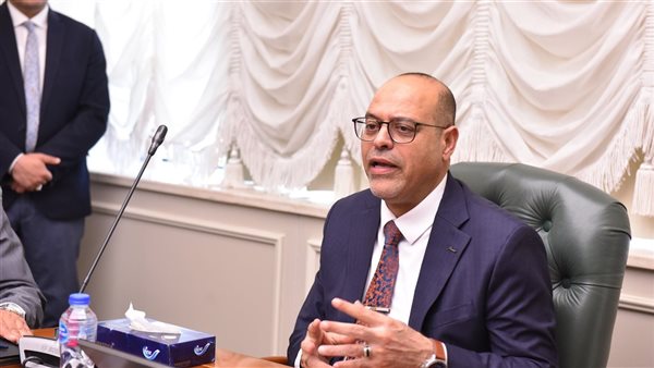 بروتوكول بين "العمل" و"كومبليو" للخدمات التوظيفية الإيطالية لتدريب وتأهيل العمالة المصرية بروتوكول بين "العمل" و"كومبليو" للخدمات التوظيفية الإيطالية لتدريب وتأهيل العمالة المصرية