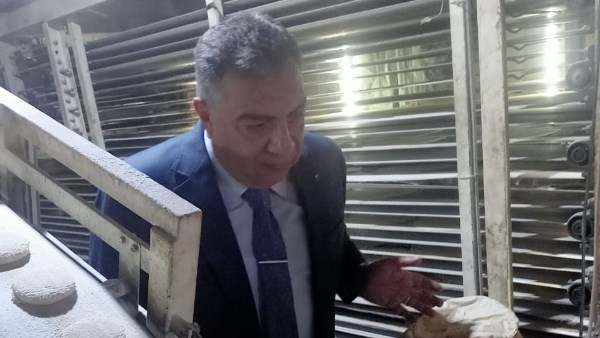محافظ الدقهلية يقرر إيقاف أعمال بناء لحين مراجعة الترخيص محافظ الدقهلية يقرر إيقاف أعمال بناء لحين مراجعة الترخيص