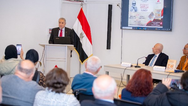مكتبة مصر العامة تناقش كتاب “نجيب محفوظ شرقًا وغربًا”