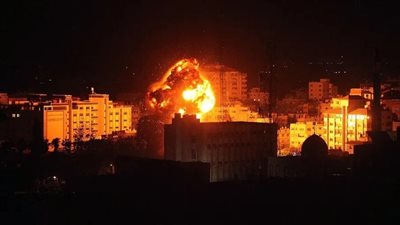 غزة.. مقتل العشرات في قصف إسرائيلي استهدف خيام النازحين بخان يونس