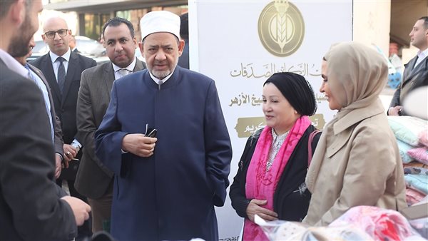 شيخ الأزهر يتفقد انطلاق حملة لدعم حفظة القرآن الكريم من بيت الزكاة