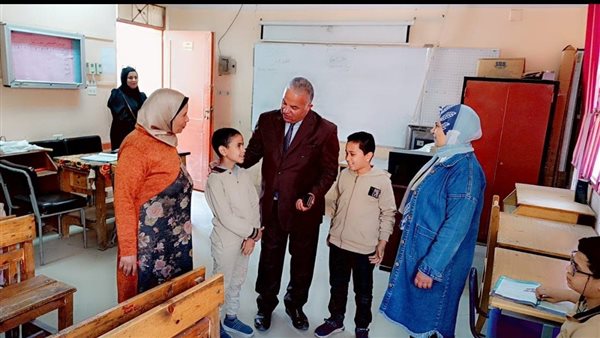 "قبيصي" جولة ميدانية لمتابعة انضباط العملية التعليمية بمدارس غرب وشرق الفيوم "قبيصي" جولة ميدانية لمتابعة انضباط العملية التعليمية بمدارس غرب وشرق الفيوم