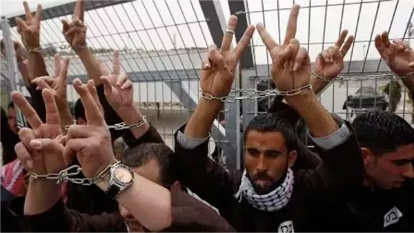 استشهاد أسير يرفع عدد شهداء المعتقلين منذ بدء عدوان غزة إلى 64 استشهاد أسير يرفع عدد شهداء المعتقلين منذ بدء عدوان غزة إلى 64