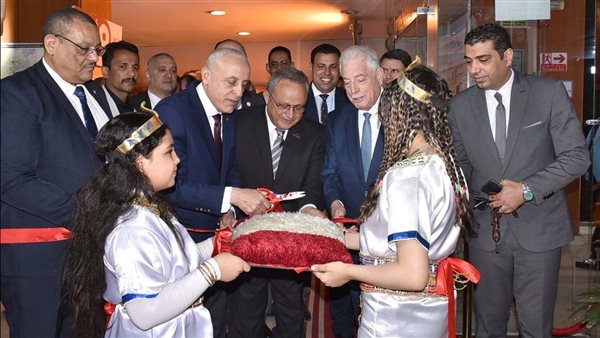محافظ الأقصر يدشن مشروع سفارة المعرفة بحضور مستشار رئيس الجمهورية.. صور محافظ الأقصر يدشن مشروع سفارة المعرفة بحضور مستشار رئيس الجمهورية.. صور