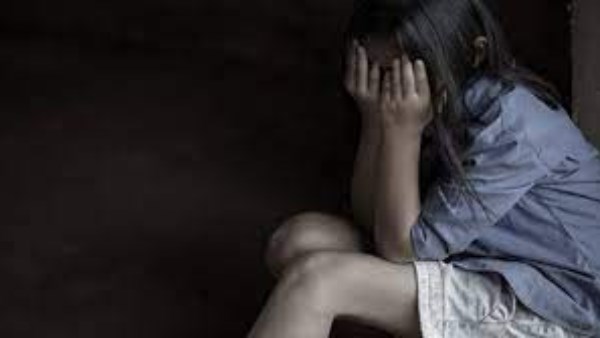 تسلل من السور.. مراهق يهتك عرض صغيرة في مدرسة بـ عزبة النخل
