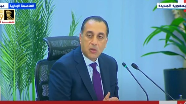 رئيس الوزراء يكشف لـ صدى البلد سبب اختيار صباح الجمعة لزيادة أسعار الوقود