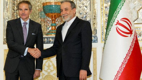 غروسي في طهران: المهلة قصيرة أمام الولايات المتحدة وإيران لإبرام اتفاق نووي جديد غروسي في طهران: المهلة قصيرة أمام الولايات المتحدة وإيران لإبرام اتفاق نووي جديد
