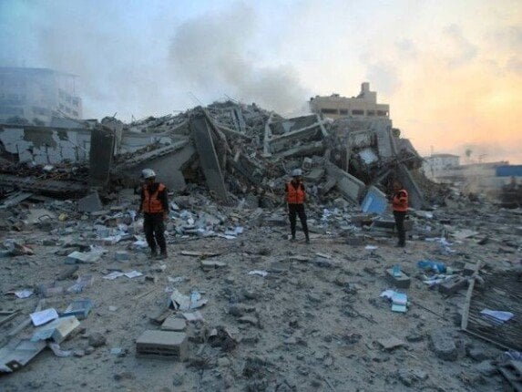 بينهم طفلة.. شهداء وجرحى إثر قصف الاحتلال على دير البلح ورفح الفلسطينية بينهم طفلة.. شهداء وجرحى إثر قصف الاحتلال على دير البلح ورفح الفلسطينية