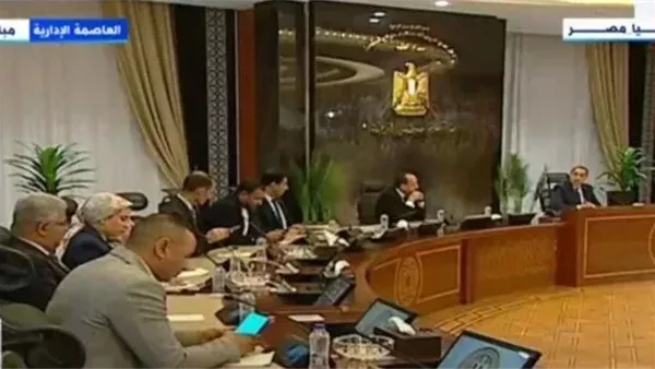 رئيس الوزراء يعلن إضافة 1150 ميجا إلى شبكة الكهرباء استعدادا لفصل الصيف رئيس الوزراء يعلن إضافة 1150 ميجا إلى شبكة الكهرباء استعدادا لفصل الصيف