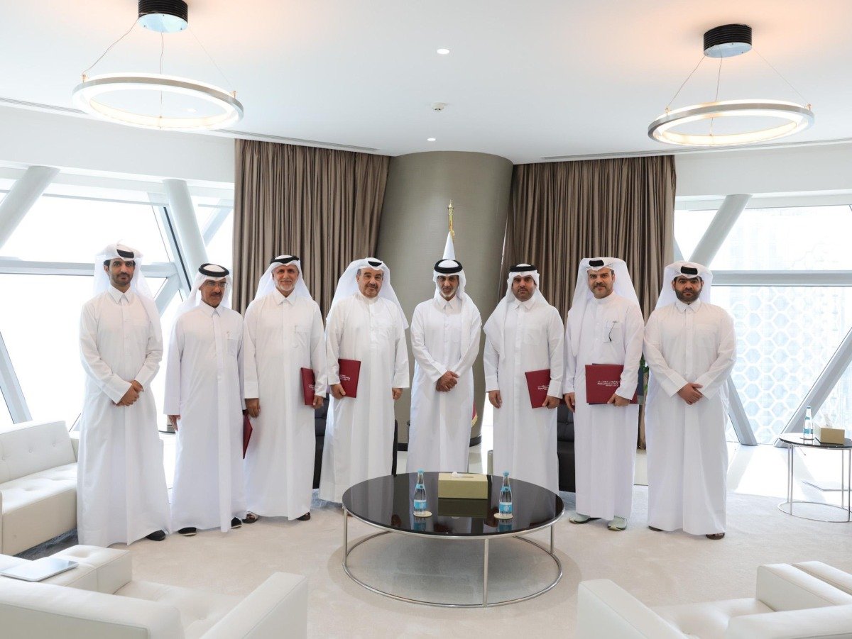 وزير الرياضة يكرم المخترعين القطريين الفائزين بميداليات بالمعرض الدولي للاختراعات وزير الرياضة يكرم المخترعين القطريين الفائزين بميداليات بالمعرض الدولي للاختراعات