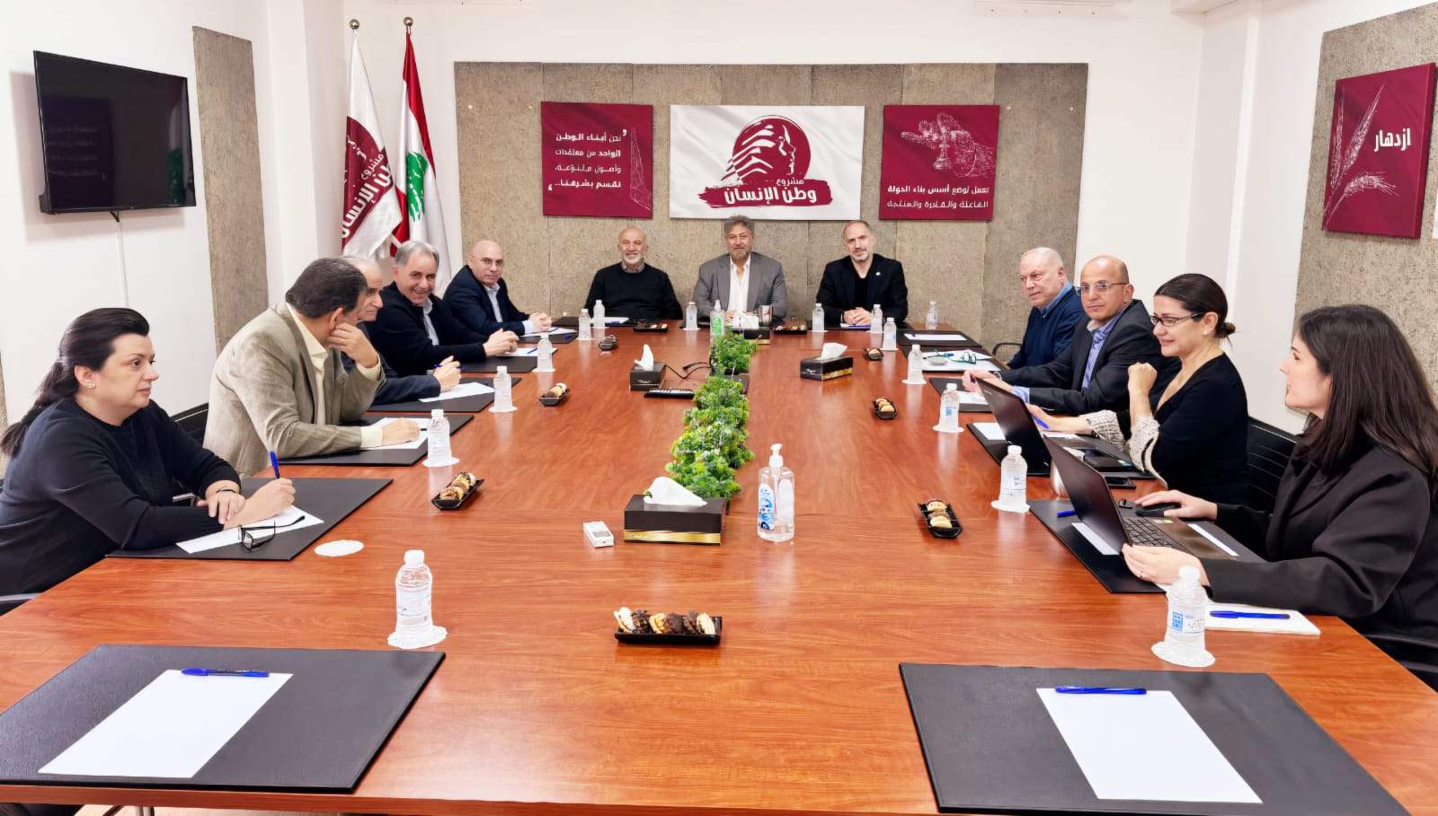 &quot;وطن الإنسان&quot; يشيد بالجهود لولادة جديدة للوطن