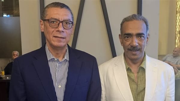 ياسر قمر يستقبل رئيس الاتحاد العربي للكرة الطائرة عقب وصوله إلى القاهرة ياسر قمر يستقبل رئيس الاتحاد العربي للكرة الطائرة عقب وصوله إلى القاهرة
