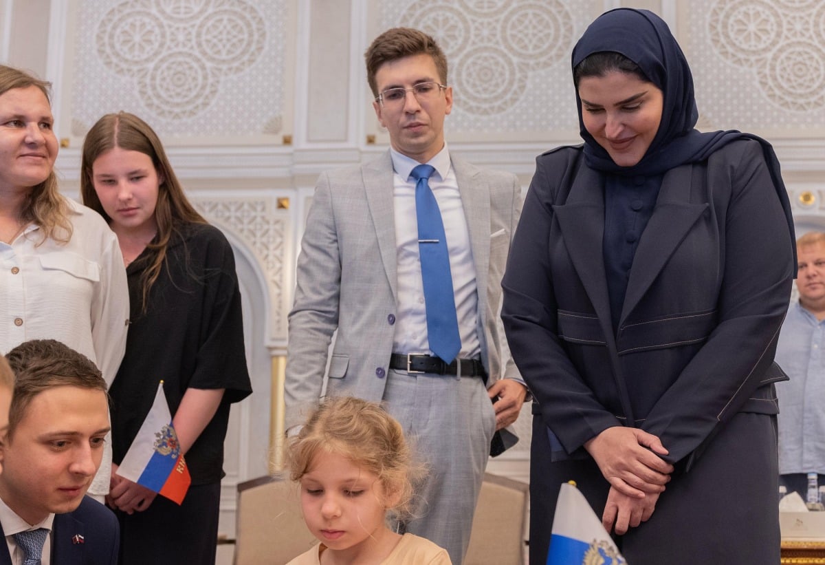  وزير الدولة للتعاون الدولي تلتقي العائلات الروسية والأوكرانية التي تستضيفها قطر ضمن برامج الرعاية الصحية والدعم الشامل وزير الدولة للتعاون الدولي تلتقي العائلات الروسية والأوكرانية التي تستضيفها قطر ضمن برامج الرعاية الصحية والدعم الشامل