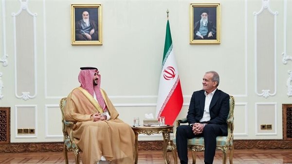 بزشكيان لوزير الدفاع السعودي: نعتبركم أخوة لنا وجاهزون لتوسيع علاقاتنا مع الرياض بزشكيان لوزير الدفاع السعودي: نعتبركم أخوة لنا وجاهزون لتوسيع علاقاتنا مع الرياض