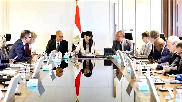 وزيرة التخطيط وبرنامج الأمم المتحدة الإنمائي يطلقان الدليل الإجرائي للمتابعة والتقييم وزيرة التخطيط وبرنامج الأمم المتحدة الإنمائي يطلقان الدليل الإجرائي للمتابعة والتقييم