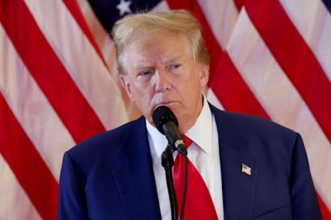 ترامب عشية يوم من المحادثات مع إيران في روما: لن أقول إنني تراجعت ولكني لست مستعجلا لضرب إيران بسبب برنامجها النووي ترامب عشية يوم من المحادثات مع إيران في روما: لن أقول إنني تراجعت ولكني لست مستعجلا لضرب إيران بسبب برنامجها النووي