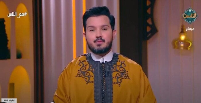 أحمد الطلحي يُوضح سنن وآداب زيارة المسجد النبوي وقبر الرسول أحمد الطلحي يُوضح سنن وآداب زيارة المسجد النبوي وقبر الرسول