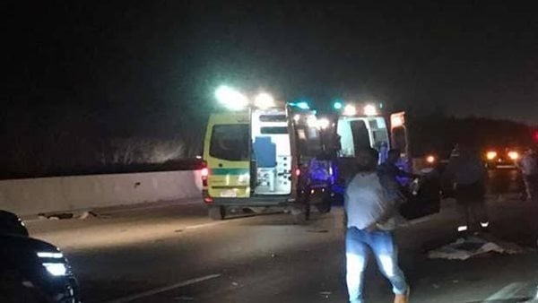 حالتهم خطيرة.. إصابة 6 أشخاص إثر انقلاب سيارة أعلى كوبري 15 مايو بالزمالك حالتهم خطيرة.. إصابة 6 أشخاص إثر انقلاب سيارة أعلى كوبري 15 مايو بالزمالك
