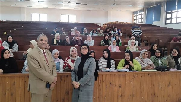 جامعة قناة السويس تنظم برنامجا تدريبيا حول البصمة الكربونية بالمؤسسات التعليمية