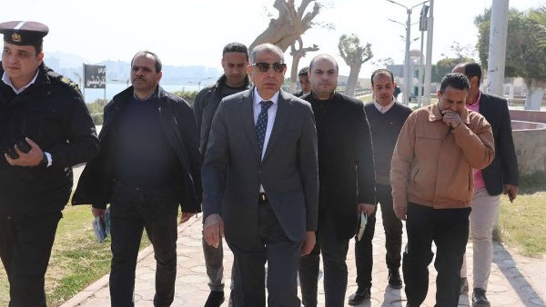 محافظ المنيا يوجه برفع درجة الاستعداد القصوى بمختلف القطاعات والمرافق العامة