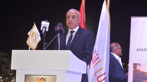 محافظ الأقصر: مليون سائح زيادة هذا العام.. و15 ألف غرفة فندقية بحلول 2030 محافظ الأقصر: مليون سائح زيادة هذا العام.. و15 ألف غرفة فندقية بحلول 2030