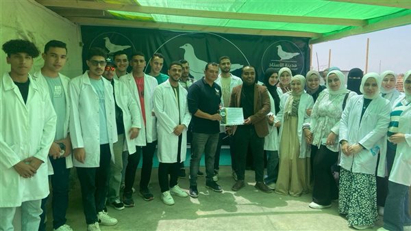 طلاب زراعة مطروح في زيارة علمية للتعرف على نظم إنتاج الحمام بالفيوم