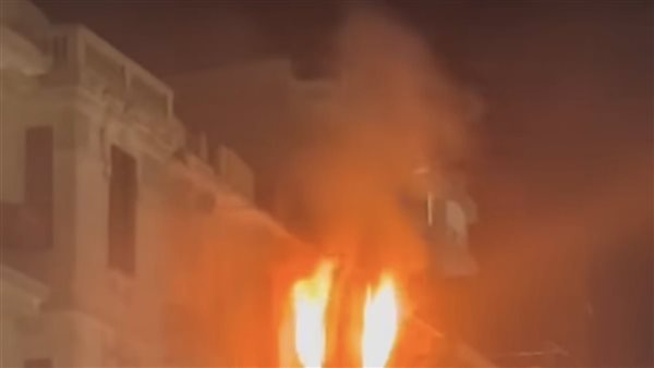 السيطرة على حريق داخل شقة سكنية