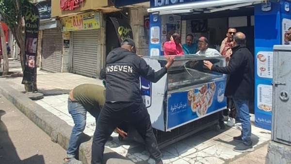 ليلة سقوط بلبن في مصر.. تفاصيل غلق وتشميع كرم الشام وكنافة وبسبوسة| صور ليلة سقوط بلبن في مصر.. تفاصيل غلق وتشميع كرم الشام وكنافة وبسبوسة| صور