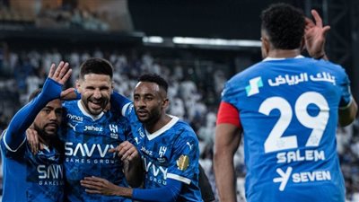 محمد شريف يشارك في خسارة الخليج أمام الهلال بثلاثية نظيفة في دوري روشن السعودي