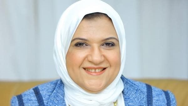 السيرة الذاتية للدكتورة ولاء العقاد أول عميدة لكلية الإعلام بنات جامعة الأزهر