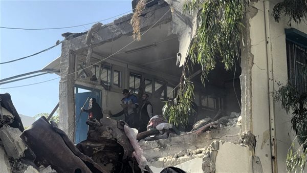 استشهاد عدد من الفلسطينيين وإصابة آخرين إثر قصف الاحتلال للمنازل وخيمة للنازحين استشهاد عدد من الفلسطينيين وإصابة آخرين إثر قصف الاحتلال للمنازل وخيمة للنازحين
