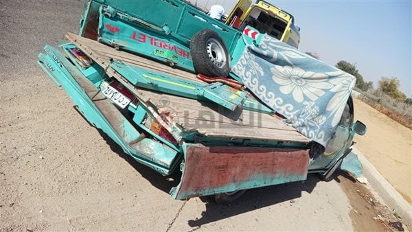 بالأسماء.. مصرع سيدة وإصابة 17 آخرين في حادث انقلاب سيارة ربع نقل بالمنيا