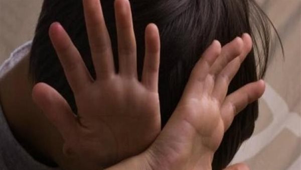 ادعى علاجها من السحر.. تفاصيل تحرش مدرس بطالبة داخل منزله في الشيخ زايد ادعى علاجها من السحر.. تفاصيل تحرش مدرس بطالبة داخل منزله في الشيخ زايد