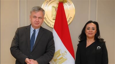 وزيرة التضامن: برنامج تكافل وكرامة يستفيد منه 4.7 مليون أسرة ونحتفل بمرور 10 سنوات على انطلاقه مايو المقبل وزيرة التضامن: برنامج تكافل وكرامة يستفيد منه 4.7 مليون أسرة ونحتفل بمرور 10 سنوات على انطلاقه مايو المقبل