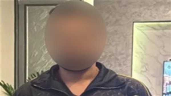 القبض على شاب أنشأ صفحة لبيع أسلحة بيضاء وخرطوش وحظر المتعاملين معه بعد استلامه الأموال القبض على شاب أنشأ صفحة لبيع أسلحة بيضاء وخرطوش وحظر المتعاملين معه بعد استلامه الأموال
