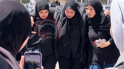 انهيار زوجته وحسام داغر أول الحاضرين.. اللقطات الأولى من جنازة سليمان عيد