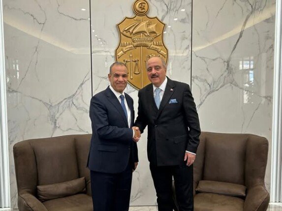 بدر عبد العاطي يصل تونس.. وفي استقباله وزير الخارجية ومفتي الديار بدر عبد العاطي يصل تونس.. وفي استقباله وزير الخارجية ومفتي الديار