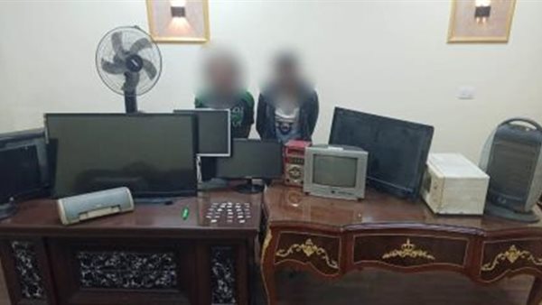 أجهزة كهربائية ودراجات نارية.. القبض على 4 متهمين بالسرقة في القاهرة أجهزة كهربائية ودراجات نارية.. القبض على 4 متهمين بالسرقة في القاهرة