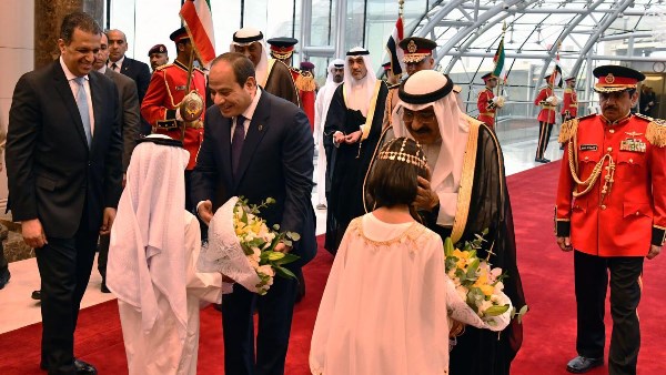 الرئيس السيسي يوجه رسائل محورية لقادة قطر والكويت وإندونيسيا ورواندا والبرلمان العربي