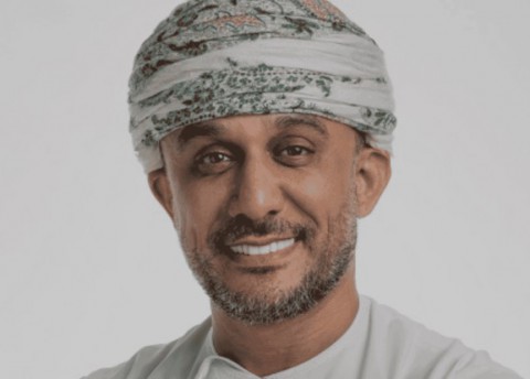 عُمان ليست وسيطًا فحسب، بل ورقتها الواضحة تجمع النقيضين
