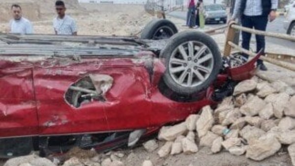 مصرع 3 أشخاص وإصابة 4 آخرين في تصادم 3 سيارات بالتجمع الخامس مصرع 3 أشخاص وإصابة 4 آخرين في تصادم 3 سيارات بالتجمع الخامس