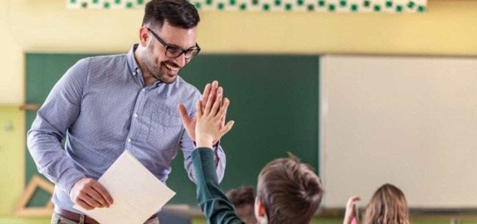 وظيفة معلم مساعد.. رابط استعلم عن القبول المبدئي على موقع التنظيم والإدارة