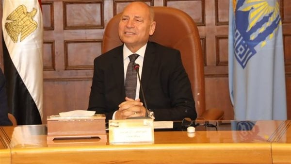 محافظ القاهرة يشدد على رؤساء الأحياء رفع درجة الاستعداد لاستقبال احتفالات عيد القيامة