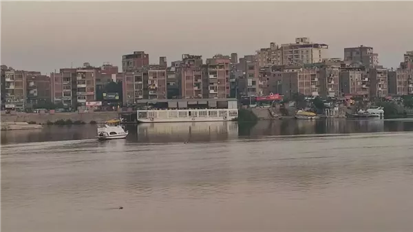 بعد جنوحها.. عودة حركة العبارة النيلية بطهطا في سوهاج لطبيعتها| بث مباشر بعد جنوحها.. عودة حركة العبارة النيلية بطهطا في سوهاج لطبيعتها| بث مباشر