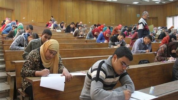 لطلاب الجامعات.. ضوابط عليك الالتزام بها خلال الامتحانات