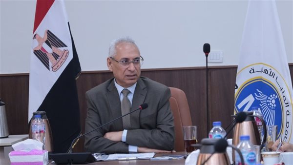 رئيس جامعة المنيا يهنئ البابا تواضروس بعيد القيامة رئيس جامعة المنيا يهنئ البابا تواضروس بعيد القيامة