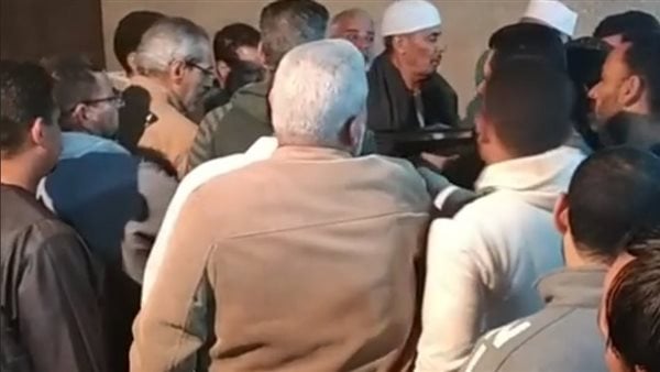 ترحيل 5 أسر وغرامة 3 ملايين جنيه.. جلسة عرفية تنهي خصومة ثأرية بين عائلتين في كفر الشيخ